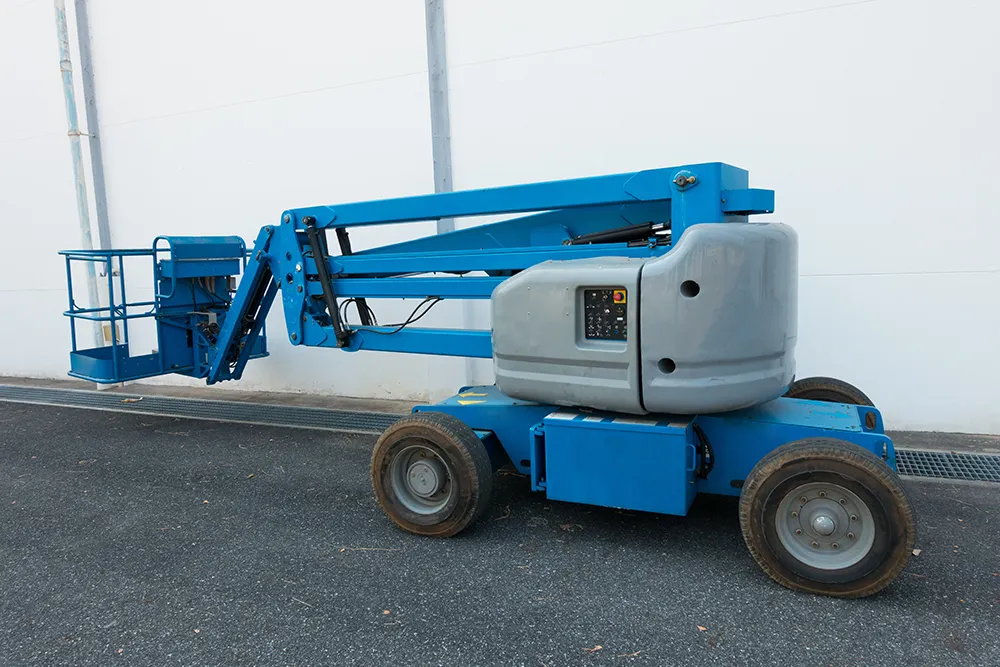 articulating boom lift for aerial lift class